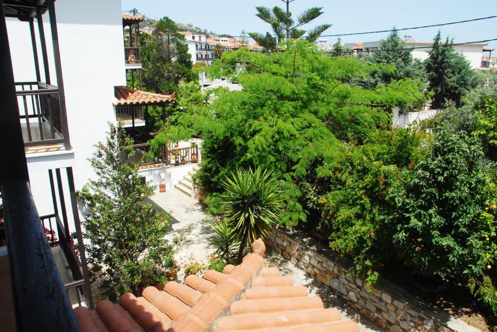 Anofli Suites Skopelos Exterior foto
