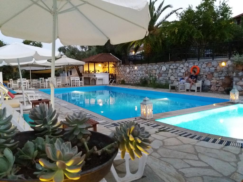 Anofli Suites Skopelos Exterior foto